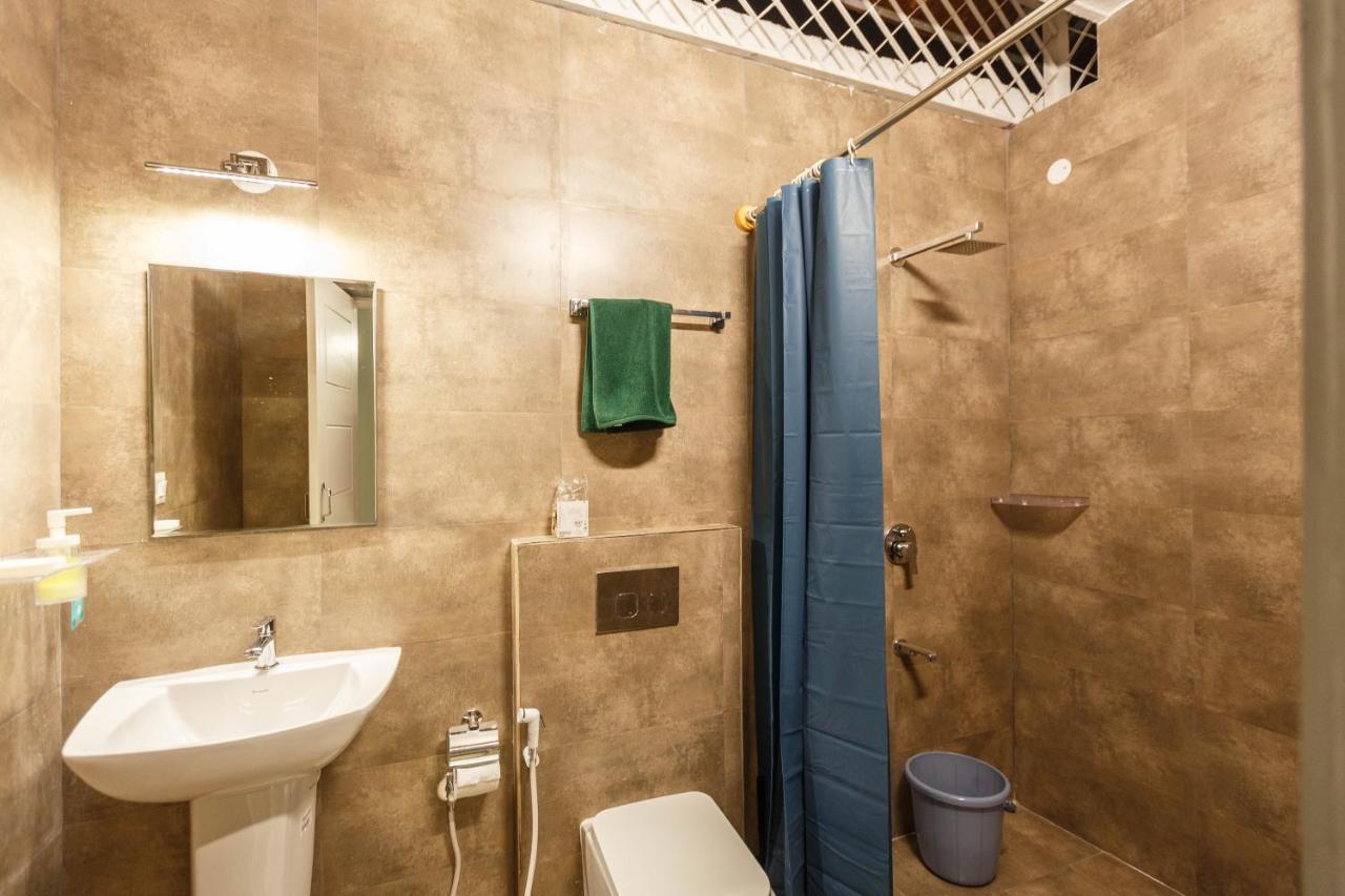 Deluxe Double Room Shower,773306143:JPEG