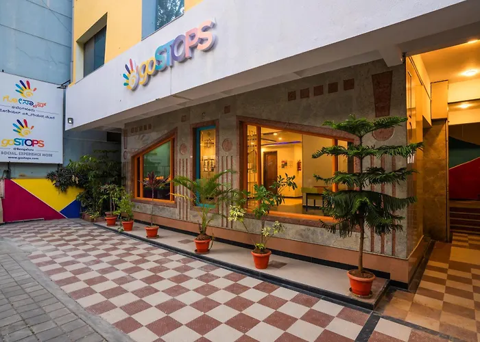 Gostops Bengaluru, Gandhi Nagar Majestic - Private Rooms & Dorms
